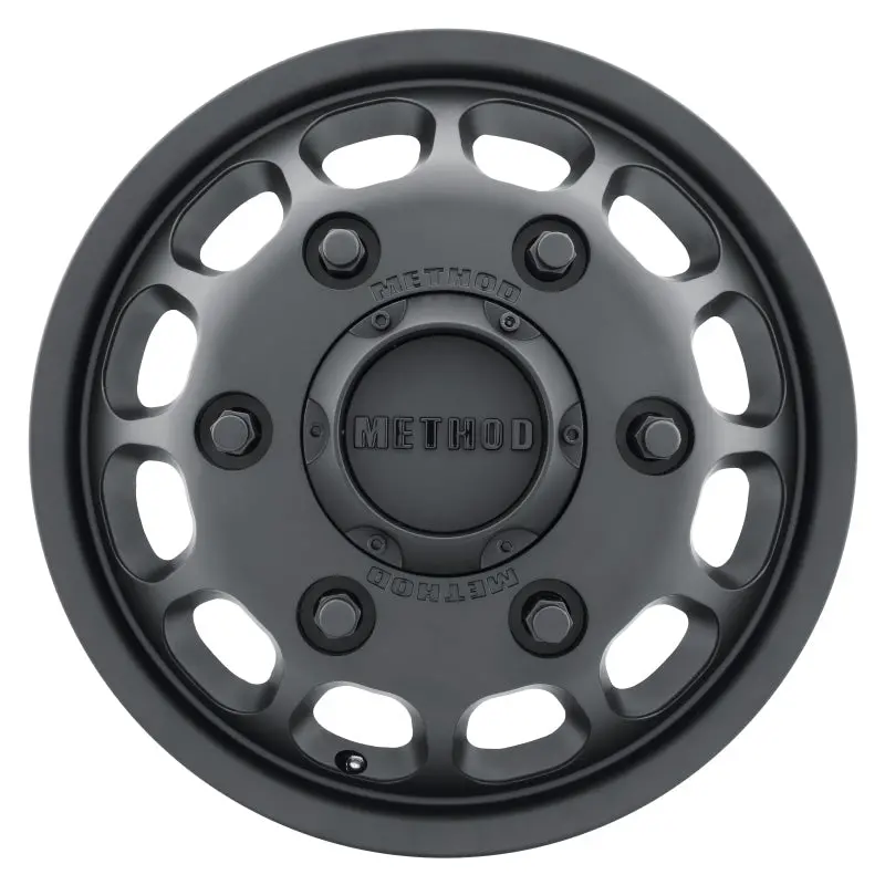 Method Mr901 - Front 16X5.5 +117Mm Offset 6X205 161.04Mm Cb Matte Black Wheel 1