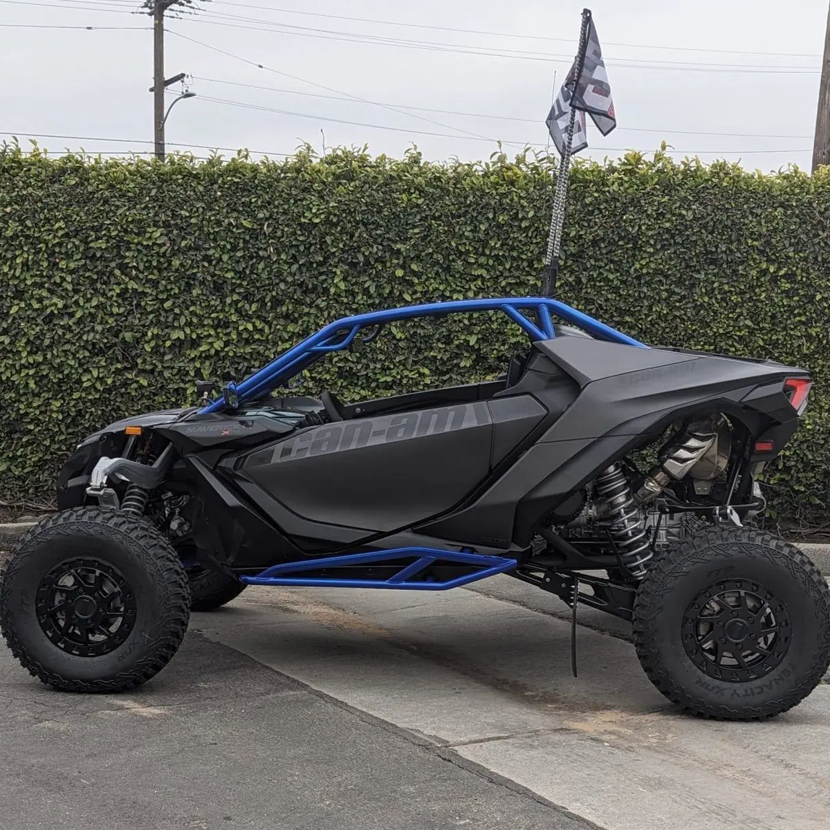 Can Am Maverick R Radius Roll Cage 1